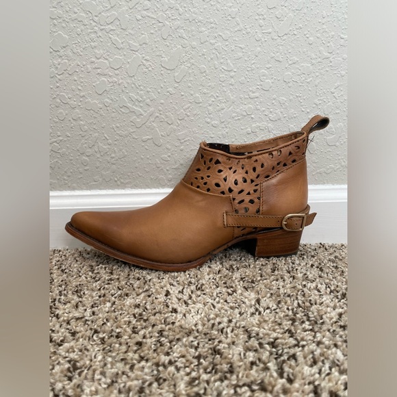 Cuadra Genuine Leather Ankle Boots - Picture 7 of 10